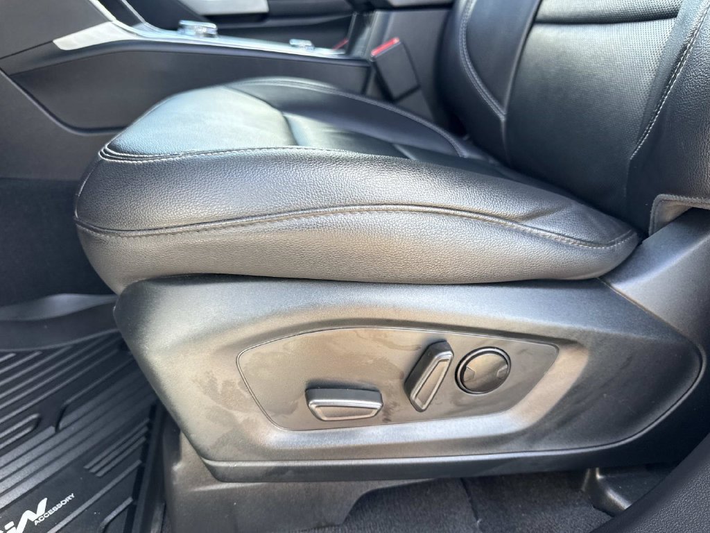 Used 2021 Ford Explorer Limited w/ Hybrid Equipment Group 310A AWD/4WD image 22