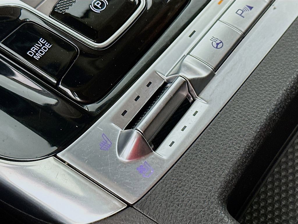 Used 2023 Kia Carnival SX Prestige image 20