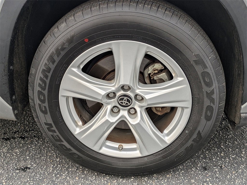 Certified 2023 Toyota Highlander LE image 12