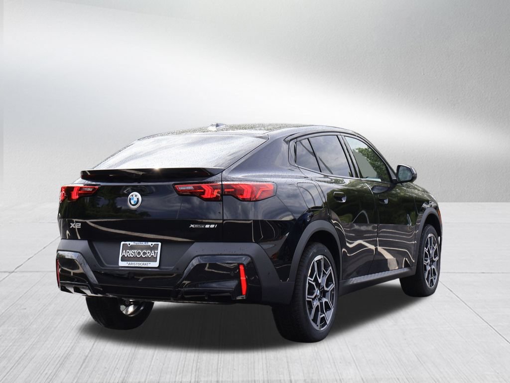 New 2026 BMW X2 xDrive28i w/ Technology Package AWD/4WD image 8