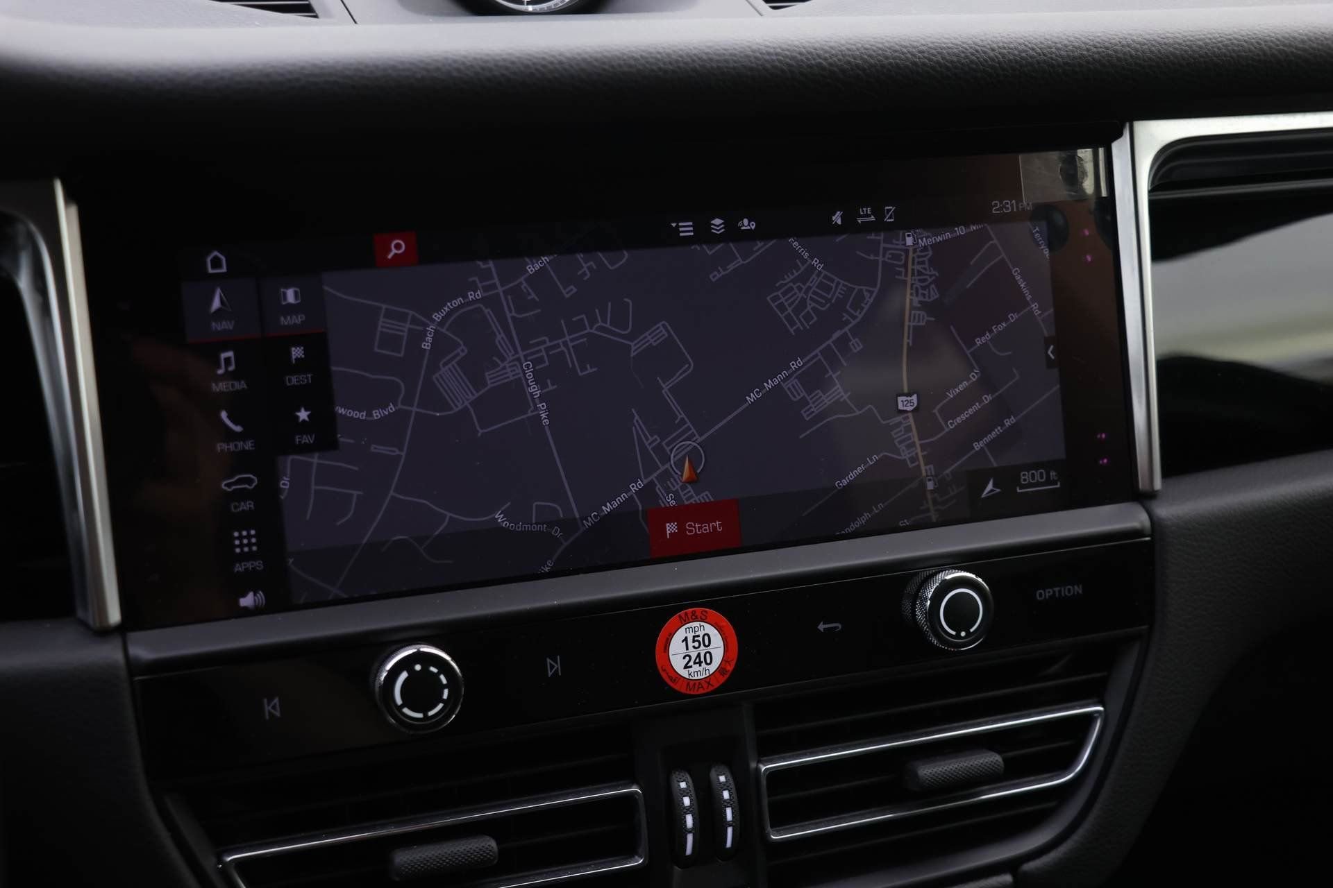 Certified 2024 Porsche Macan image 14