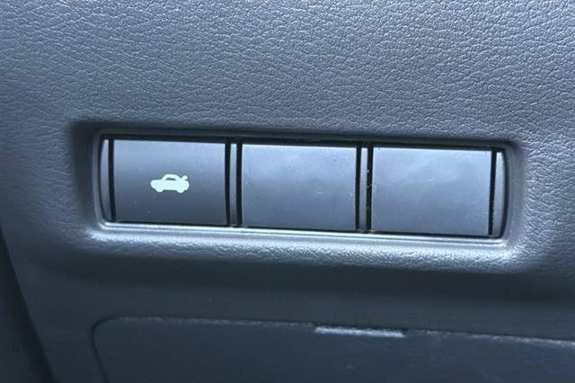 New 2027 Nissan Sentra SR w/ Floor Mat Package FWD image 28