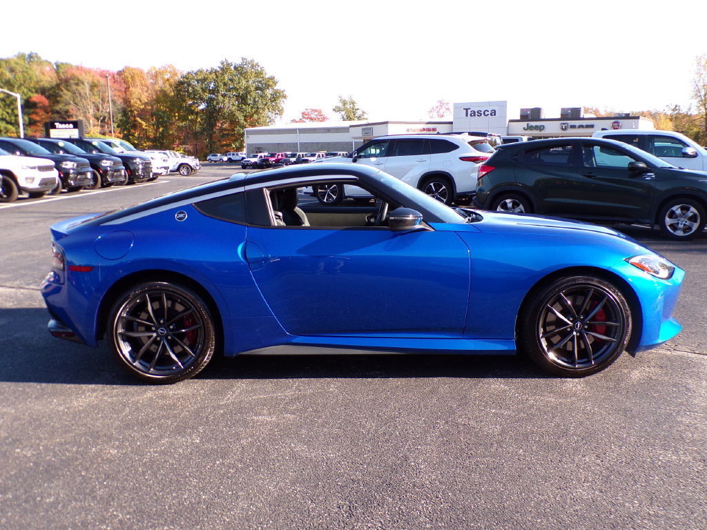Used 2024 Nissan Z Performance w/ Floor Mat Package RWD image 6