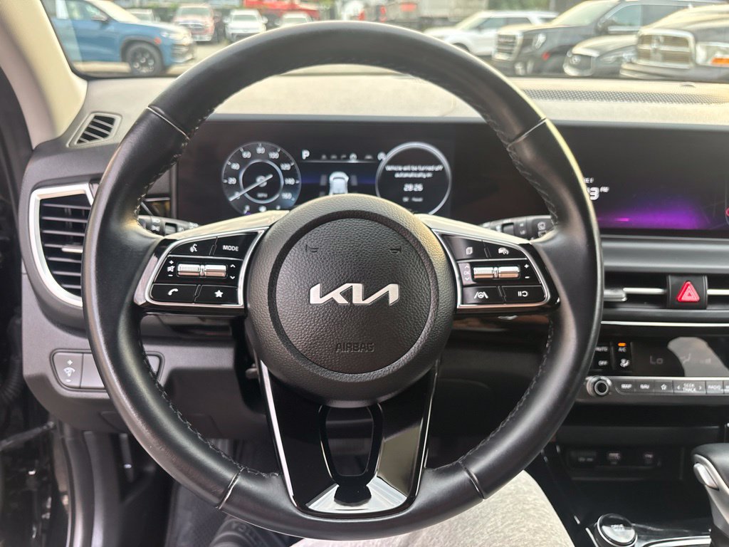 Used 2024 Kia Seltos S AWD/4WD image 14