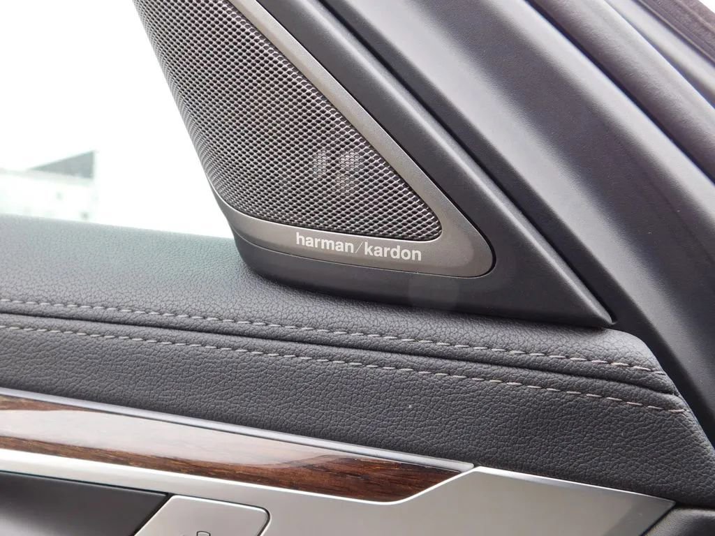 Used 2022 BMW 740i xDrive w/ M Sport Package image 26