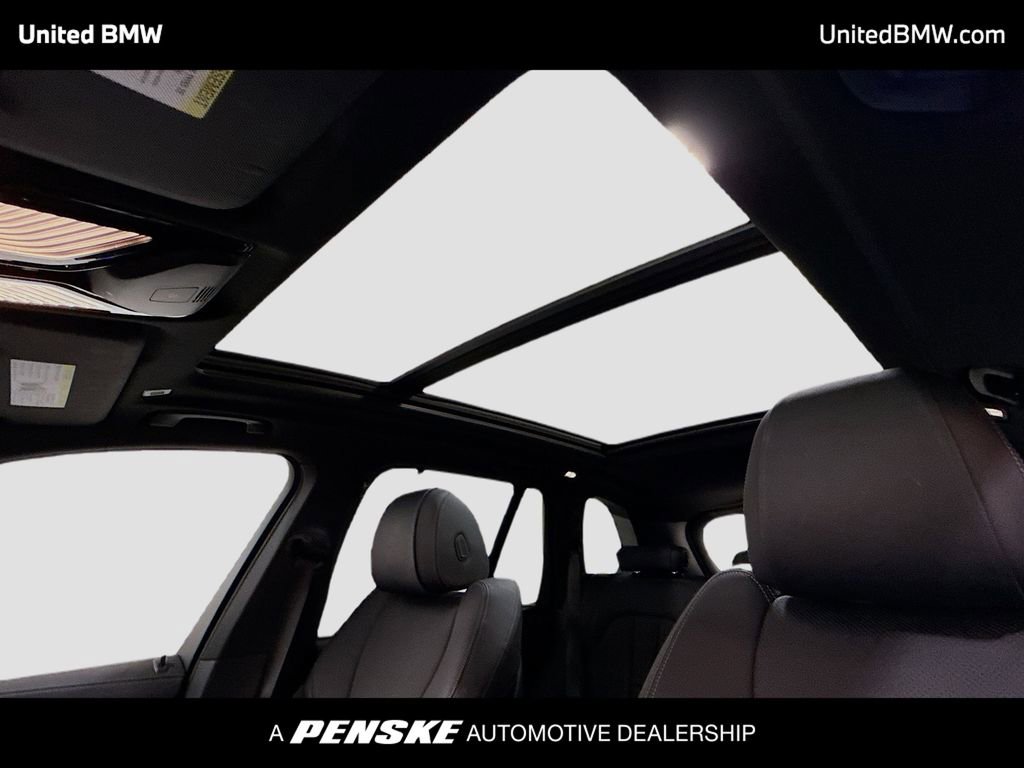 Used 2022 BMW X5 sDrive40i w/ Parking Assistance Package image 12