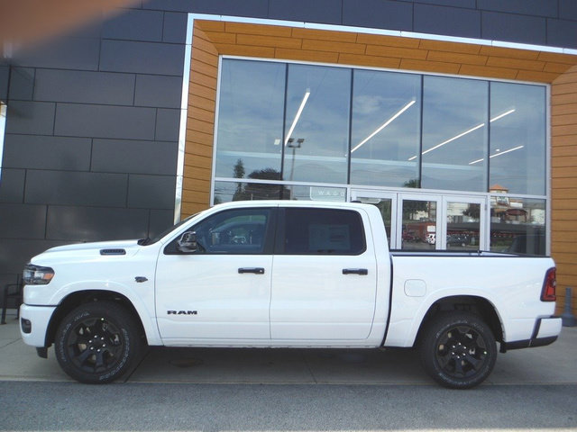 New 2027 RAM 1500 4x4 Crew Cab image 2