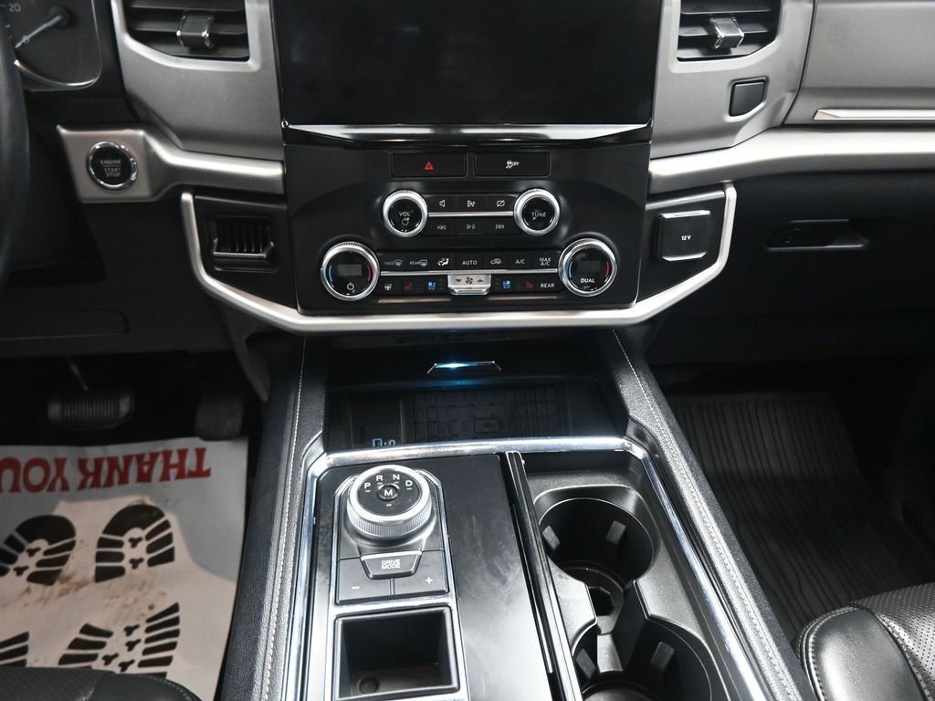 Used 2022 Ford Expedition XLT image 9