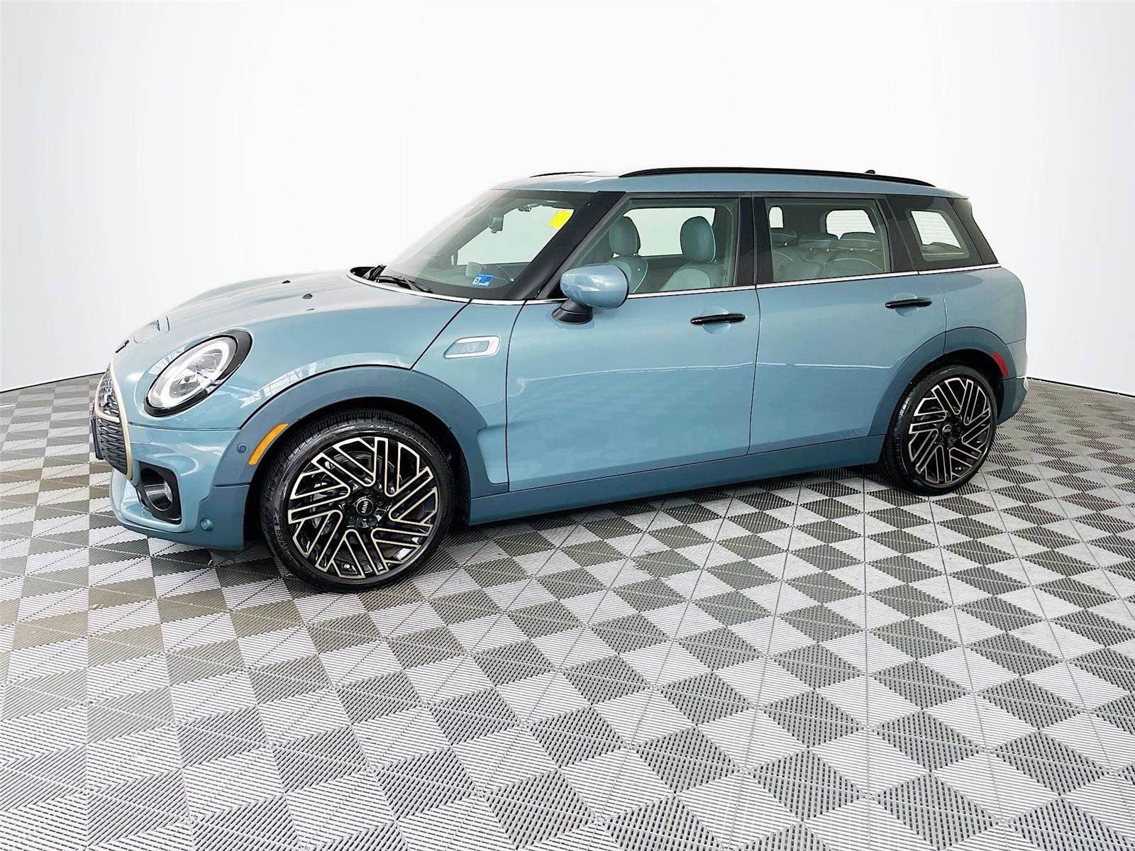 Used 2023 MINI Cooper Clubman S w/ MINI Untold Edition FWD image 4