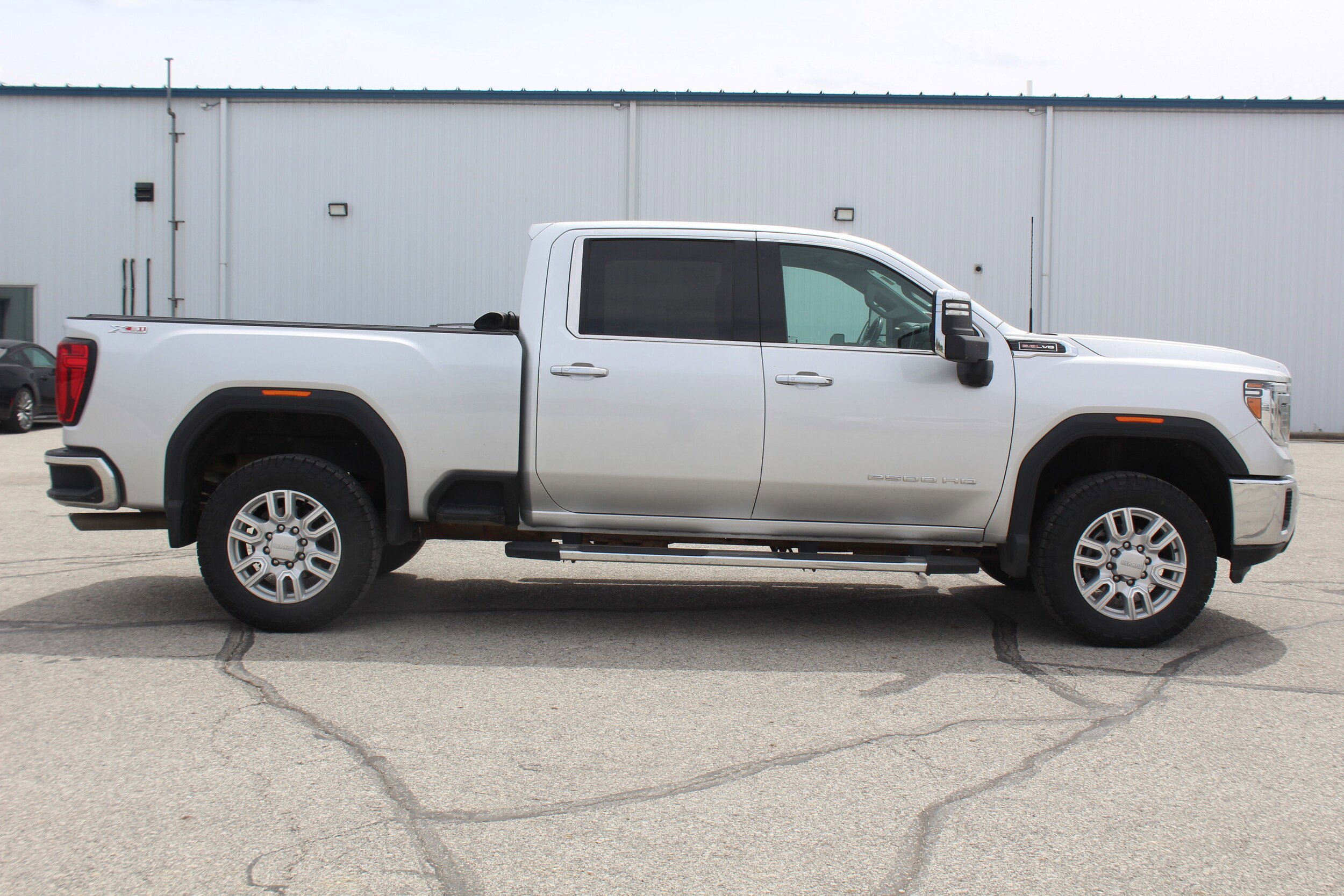 Used 2020 GMC Sierra 2500 SLT w/ Driver Alert Package I AWD/4WD image 4
