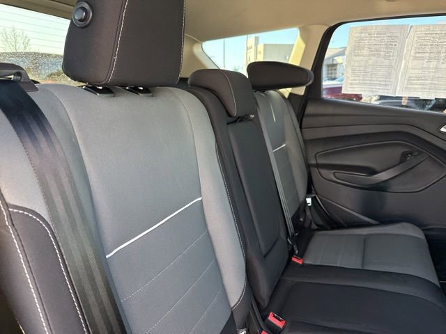 Used 2015 Ford Escape SE image 16