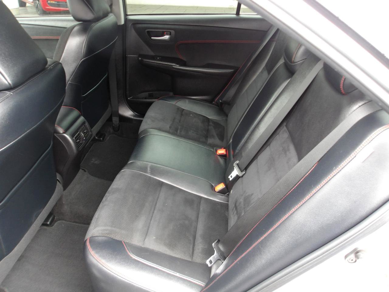 Used 2016 Toyota Camry XSE w/ Moonroof Package FWD image 10