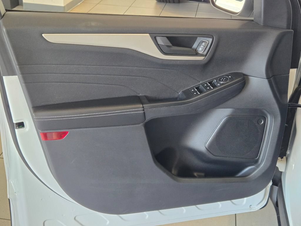Used 2022 Ford Escape SE FWD image 18