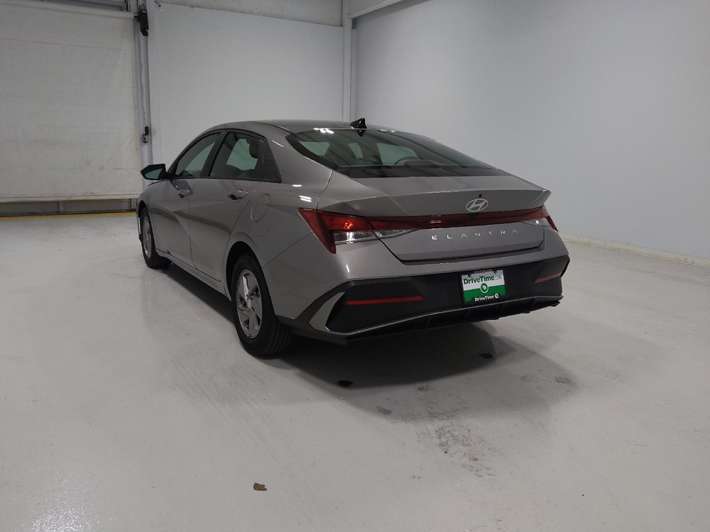 Used 2025 Hyundai Elantra SE FWD image 5