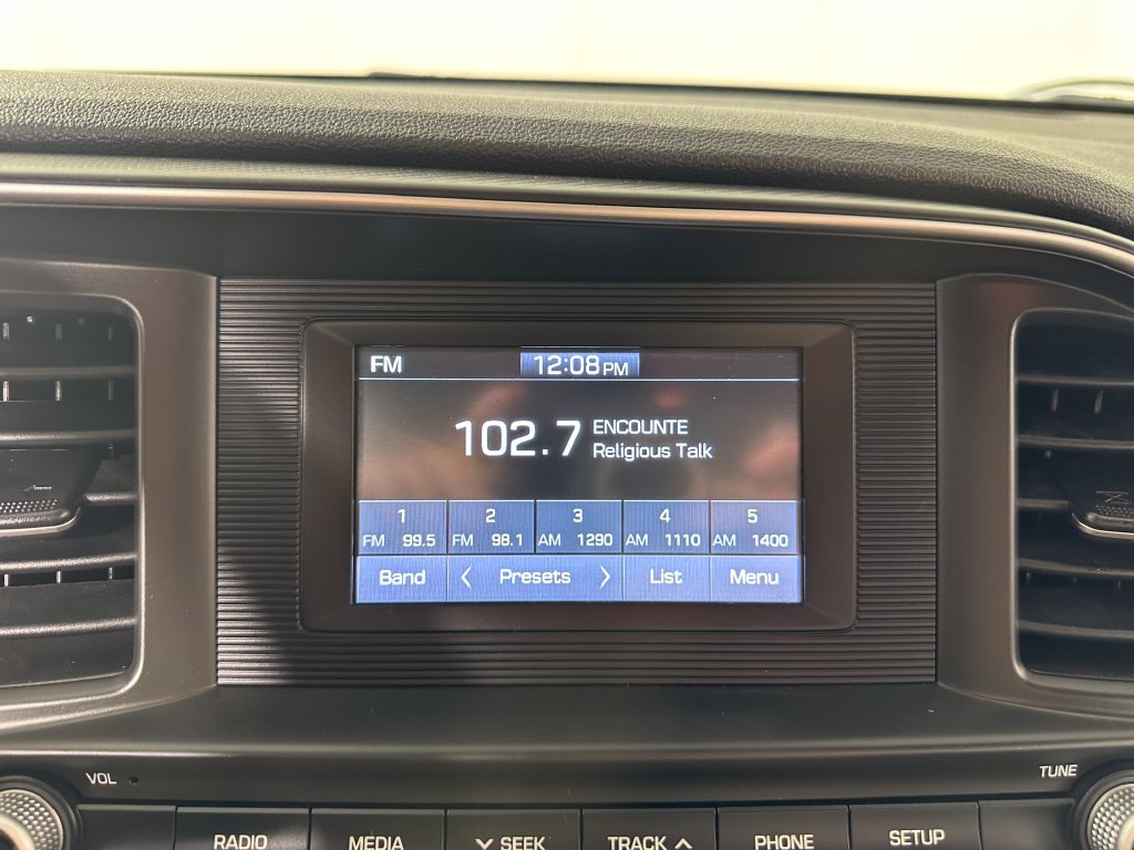 Used 2020 Hyundai Elantra SE FWD image 27