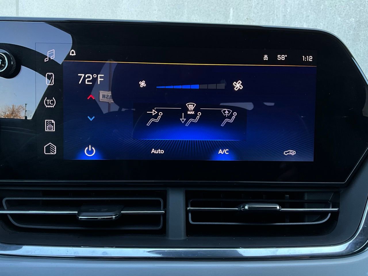 Used 2025 Chevrolet Trax LT image 28