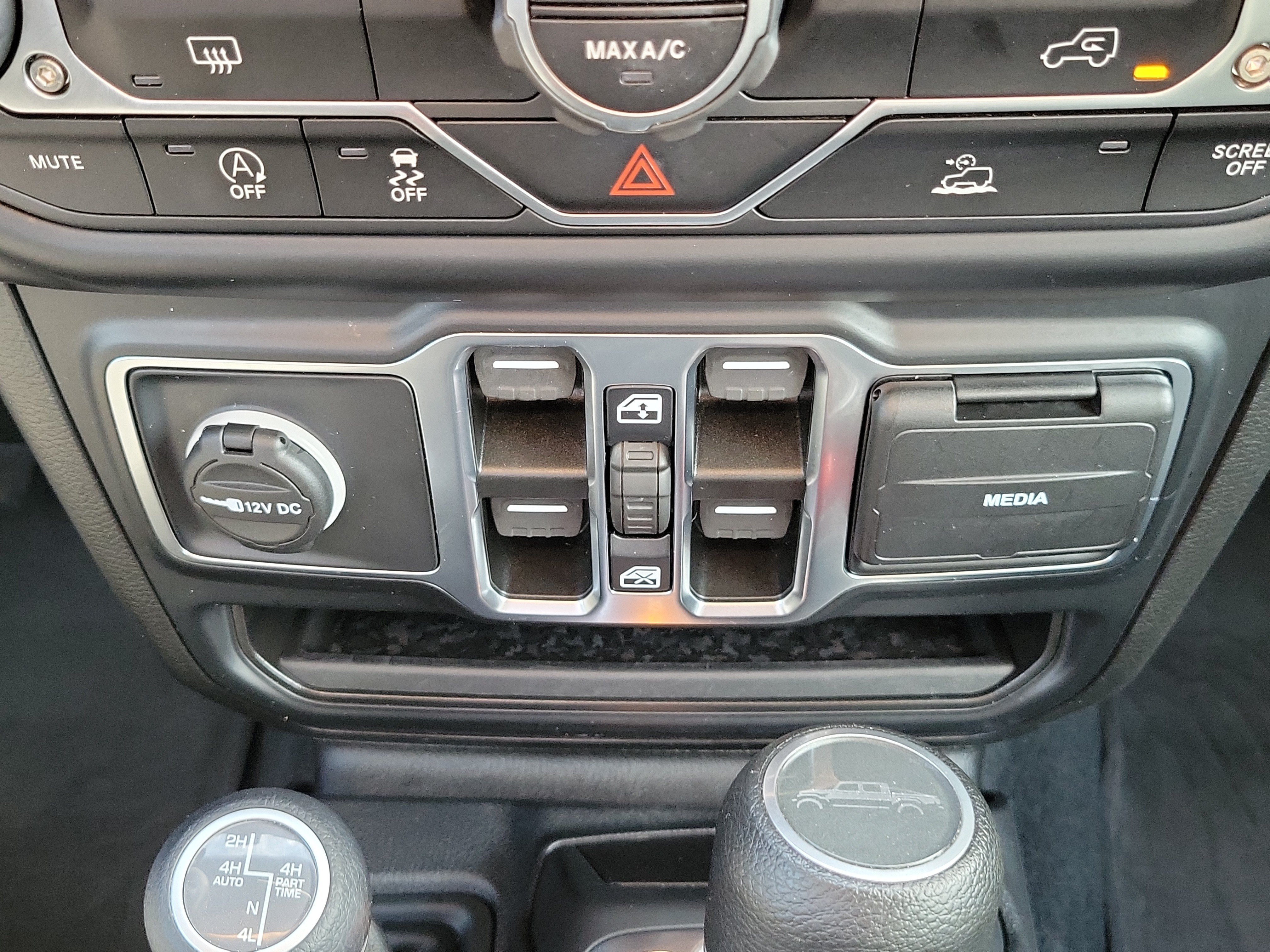 Used 2022 Jeep Gladiator Sport AWD/4WD image 33
