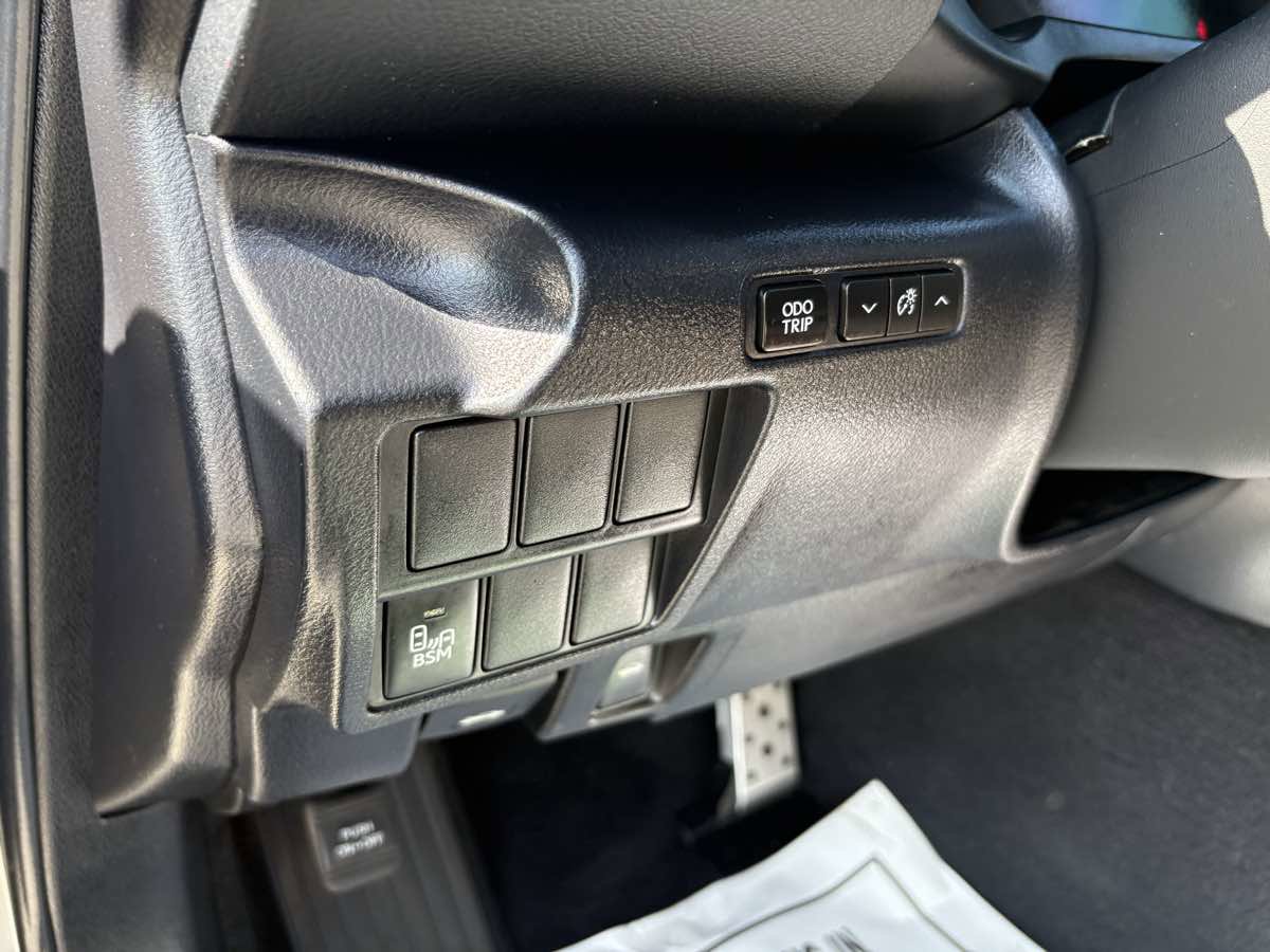 Used 2015 Lexus IS 250 w/ F-Sport Package image 29