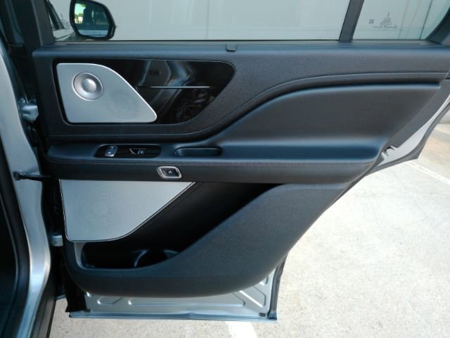 Used 2020 Lincoln Aviator Grand Touring w/ Equipment Group 301A AWD/4WD image 28