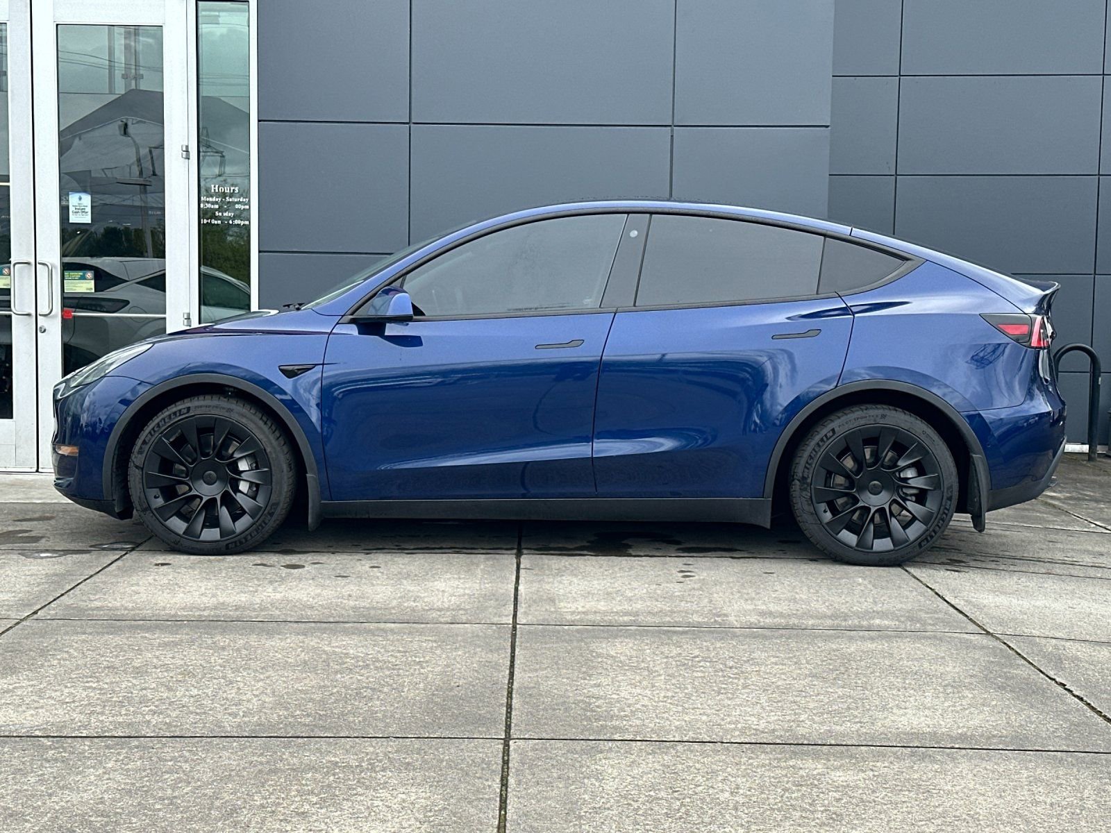 Used 2021 Tesla Model Y Long Range AWD/4WD image 6