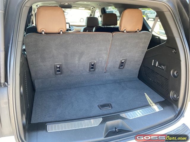Used 2022 Chevrolet Tahoe High Country AWD/4WD image 9