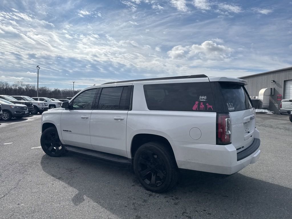 Used 2019 GMC Yukon XL SLT w/ Graphite Performance Edition image 4