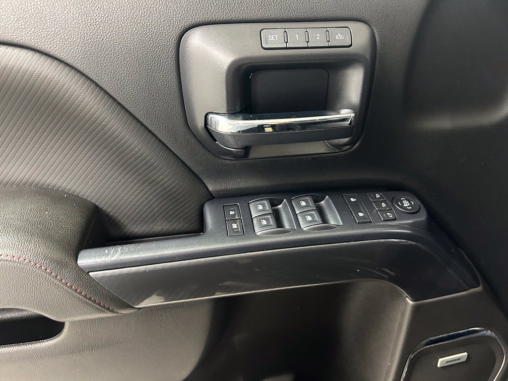 Used 2018 GMC Sierra 2500 SLT w/ All Terrain HD Package AWD/4WD image 16
