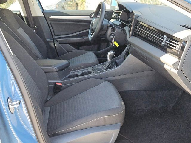 Used 2025 Volkswagen Jetta S image 31