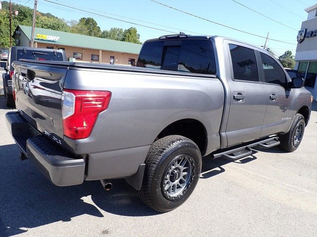 Used 2024 Nissan Titan SV image 8