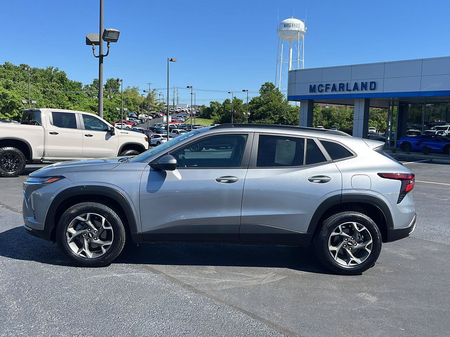 Used 2024 Chevrolet Trax LT w/ Driver Confidence Package FWD image 2