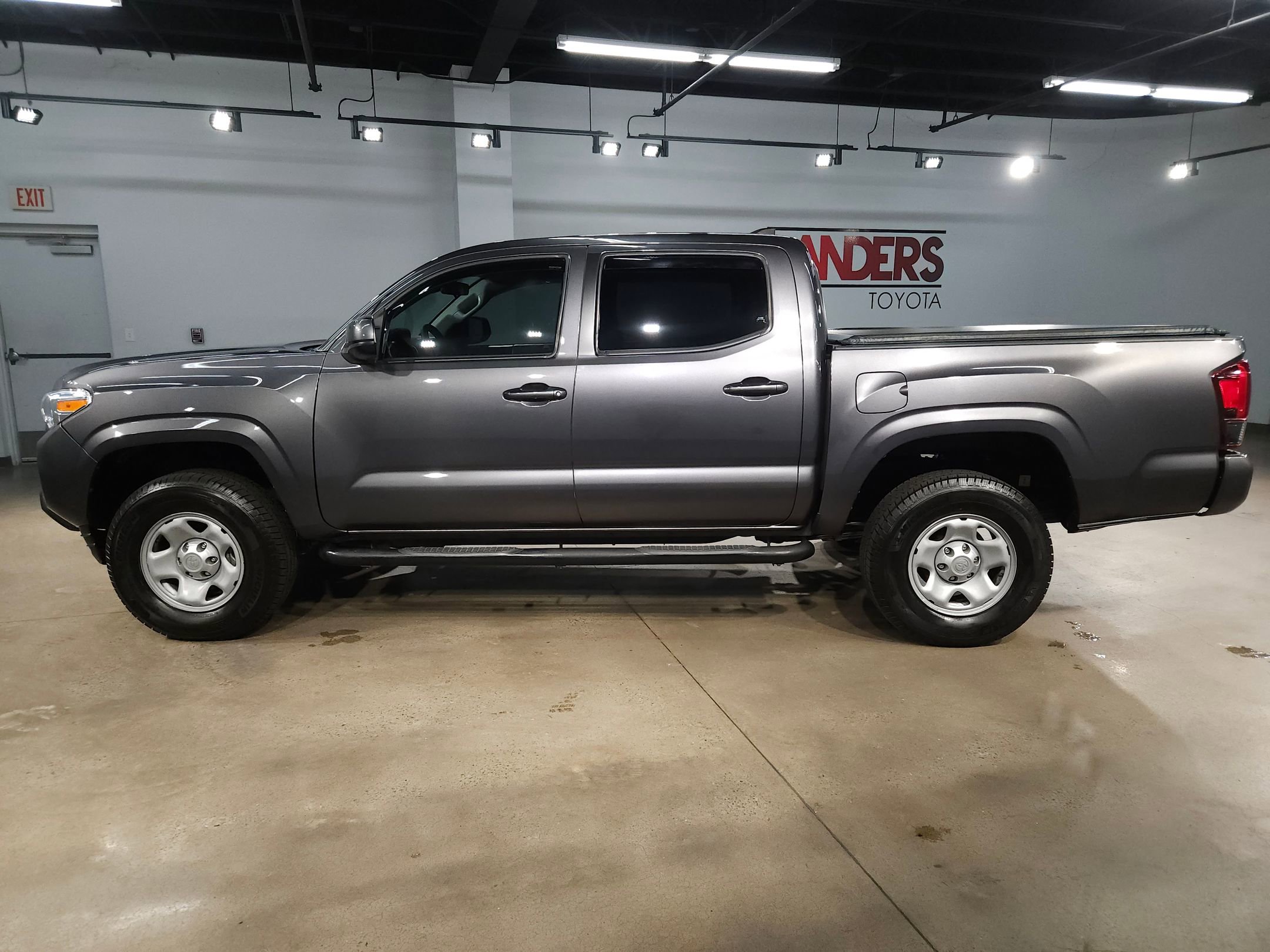 Used 2018 Toyota Tacoma SR w/ SR Convenience Package RWD image 4