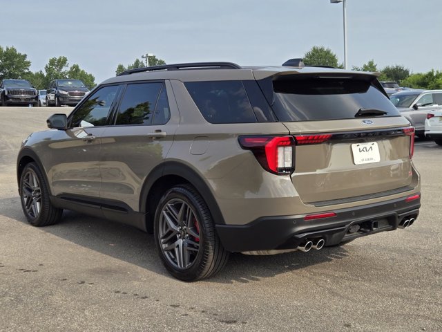 Used 2026 Ford Explorer ST w/ Sun And Sound Package RWD image 8