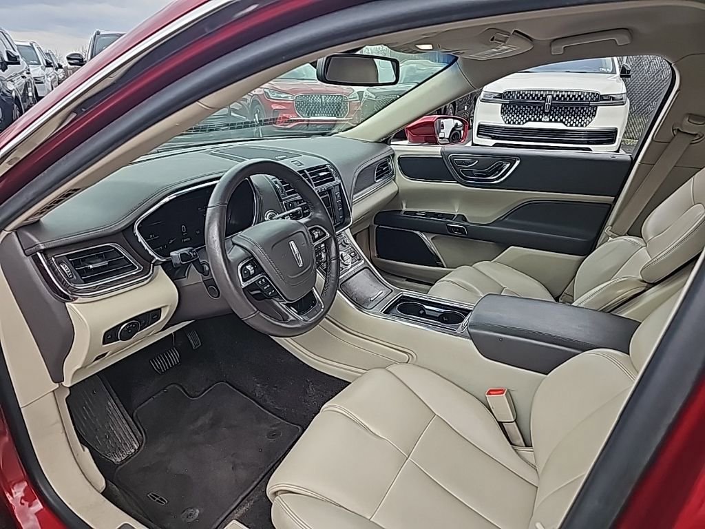 Used 2018 Lincoln Continental Premiere image 10