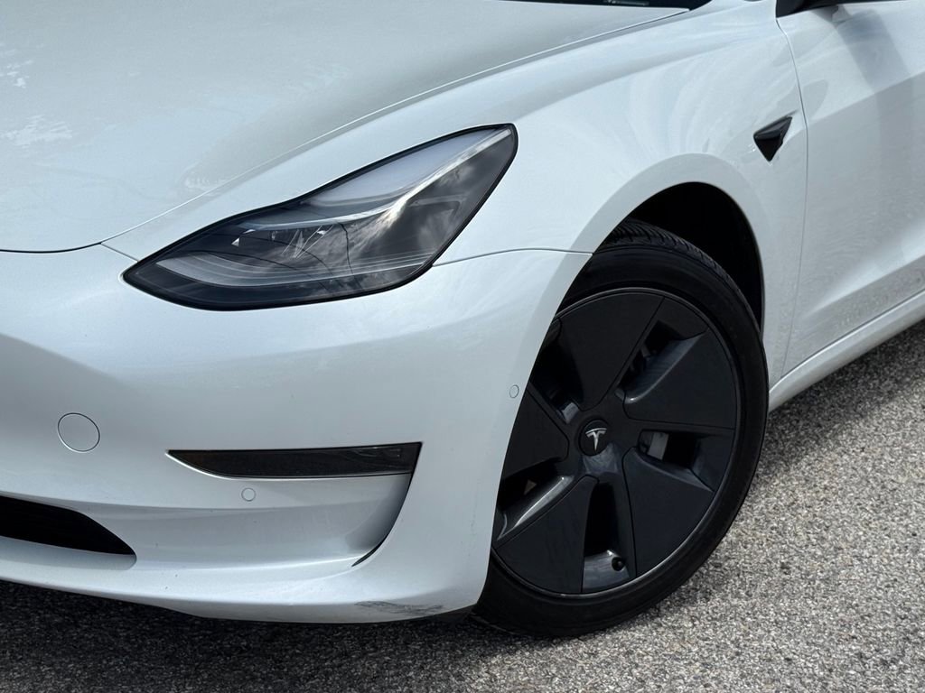 Used 2021 Tesla Model 3 Standard Range Plus RWD image 3