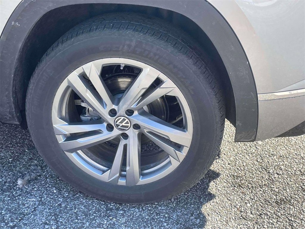 New 2024 Volkswagen Atlas Cross Sport SEL R-Line image 9