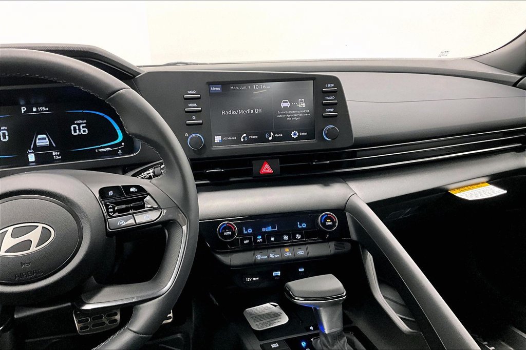 New 2026 Hyundai Elantra SEL Sport FWD image 16