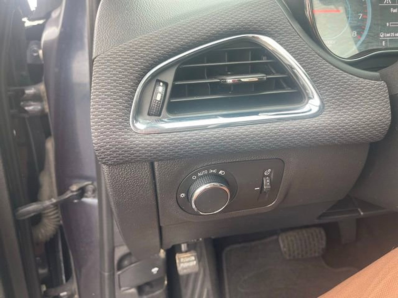 Used 2016 Chevrolet Cruze LT image 14