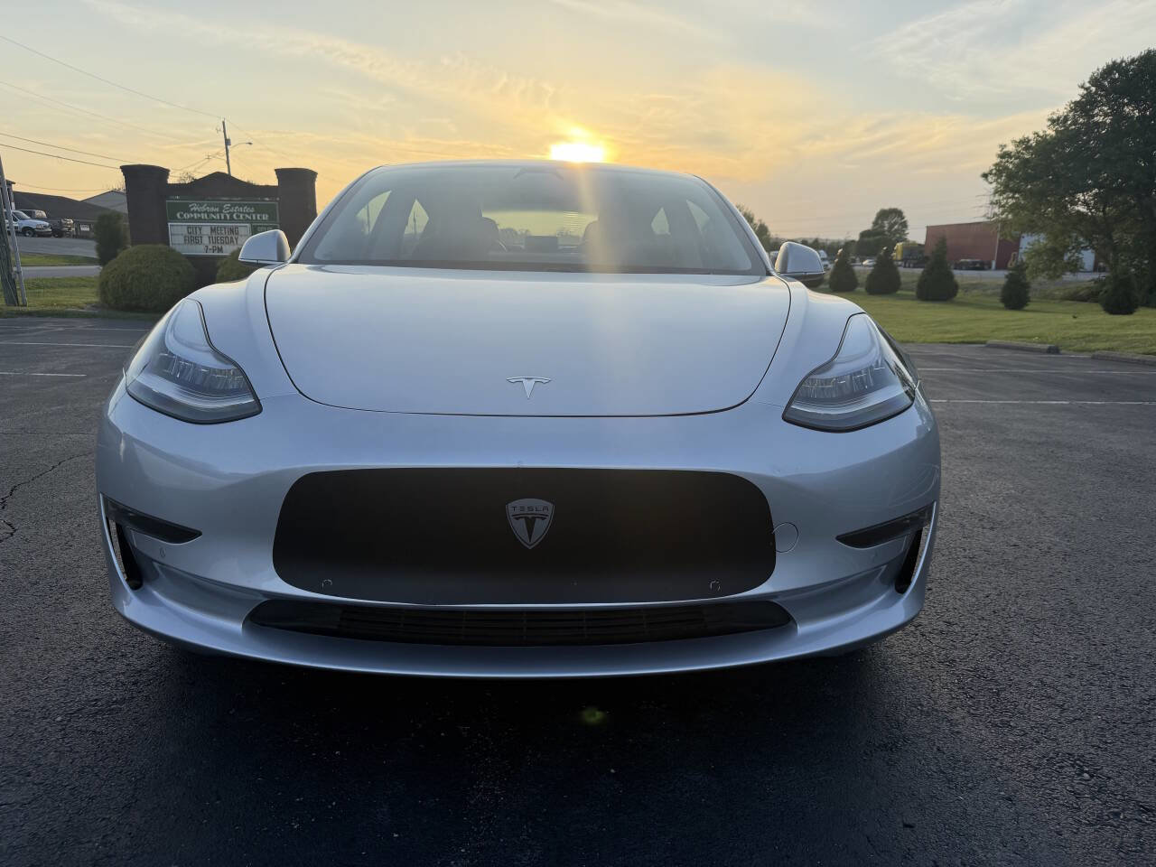 Used 2018 Tesla Model 3 Long Range RWD image 10