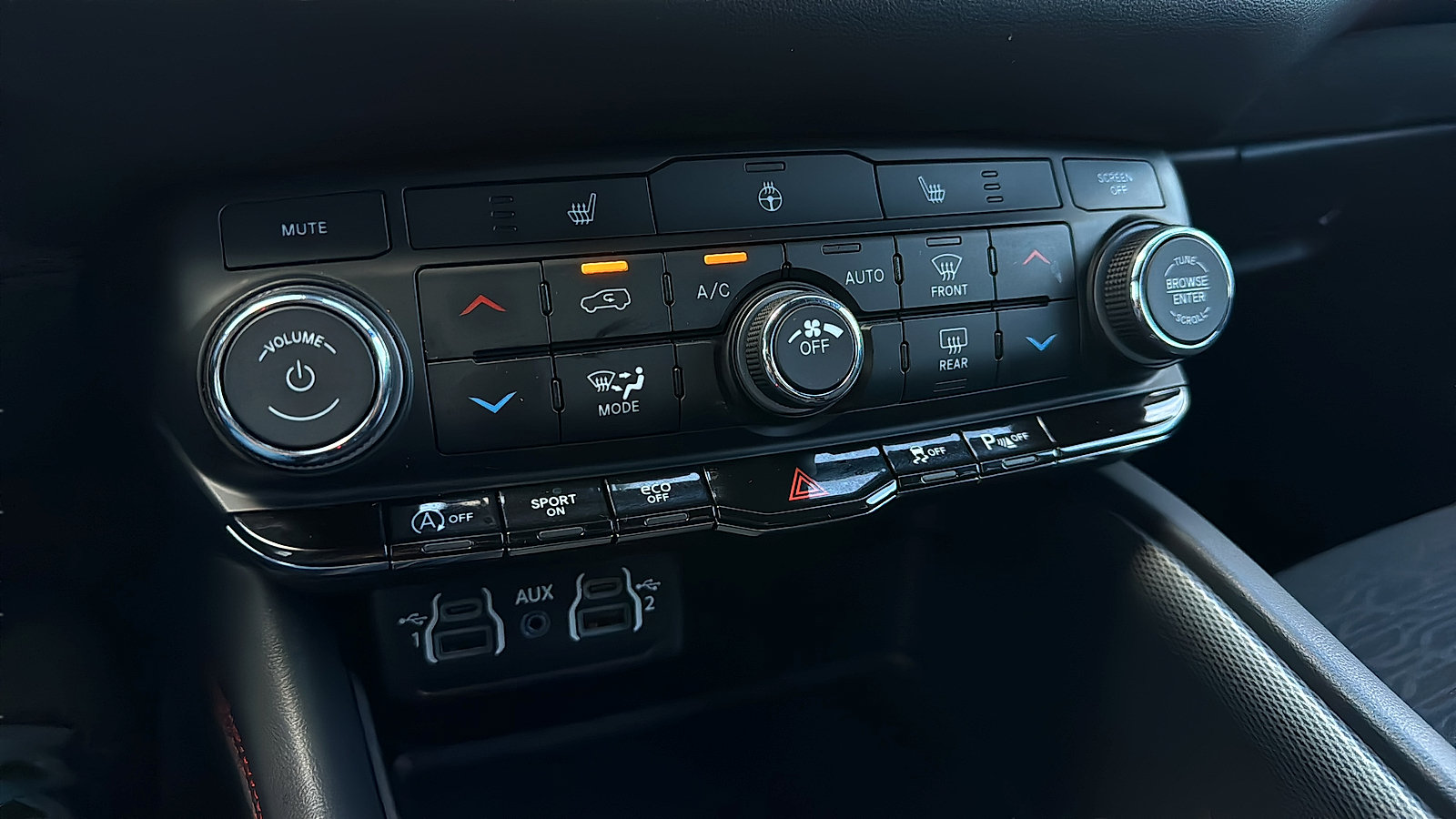 Used 2025 Dodge Durango GT AWD/4WD image 18