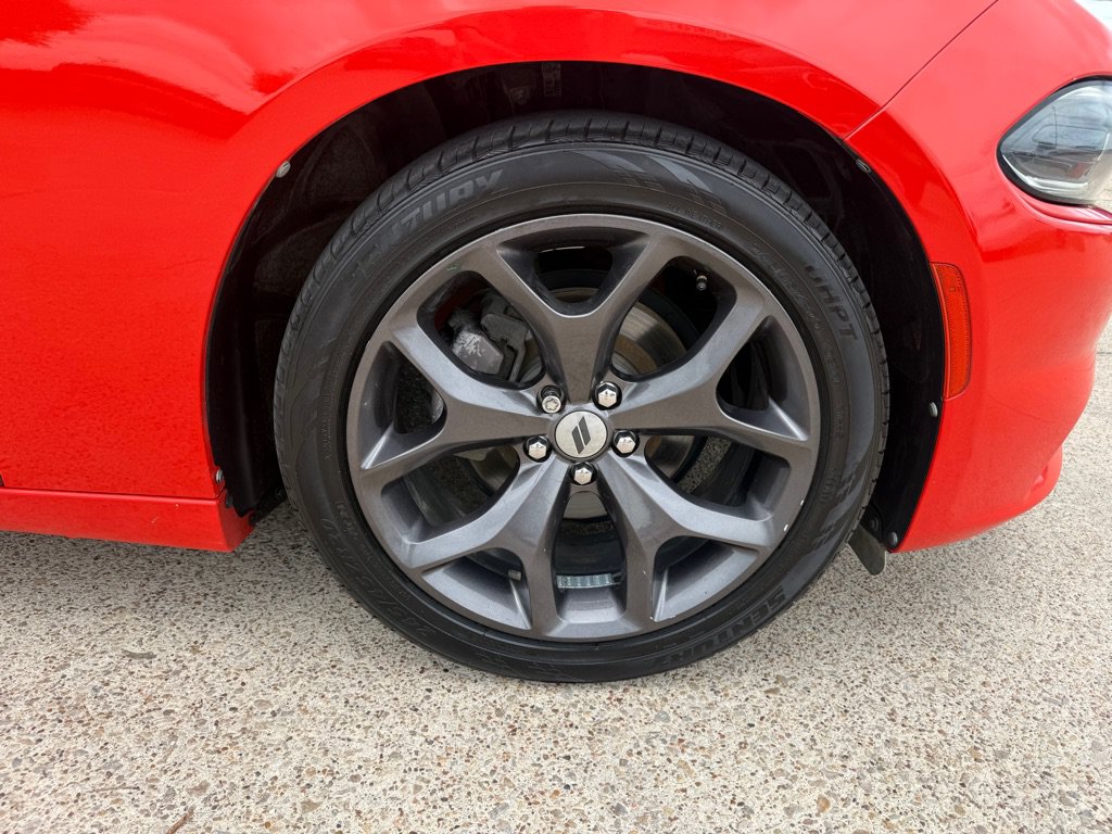 Used 2019 Dodge Charger SXT w/ Plus Group RWD image 12