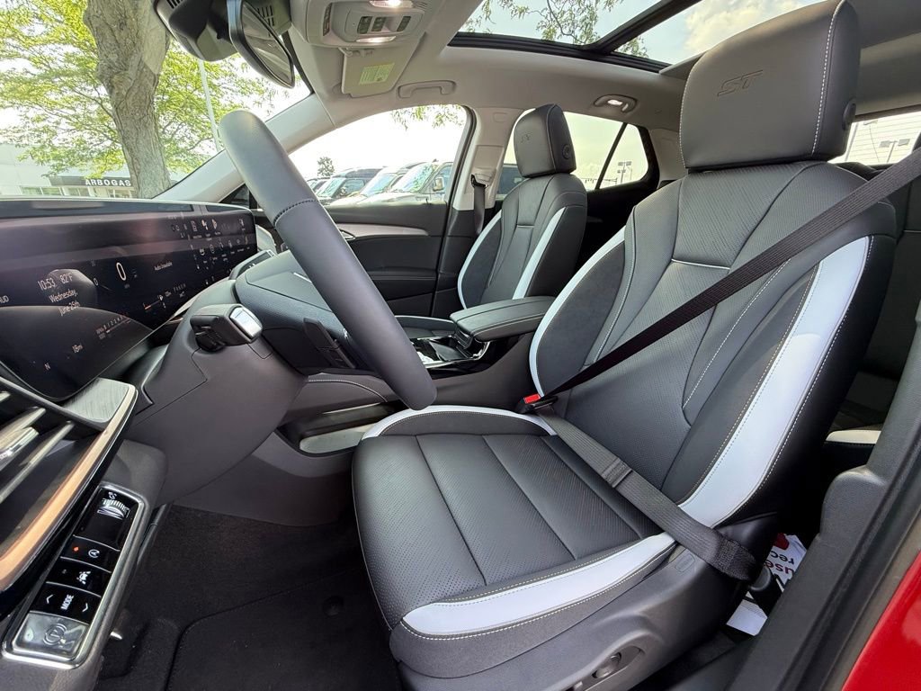 New 2025 Buick Envision Sport Touring image 18