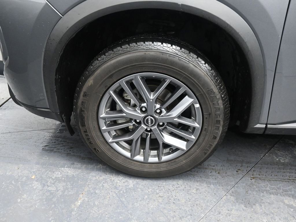 Used 2024 Nissan Rogue S image 14