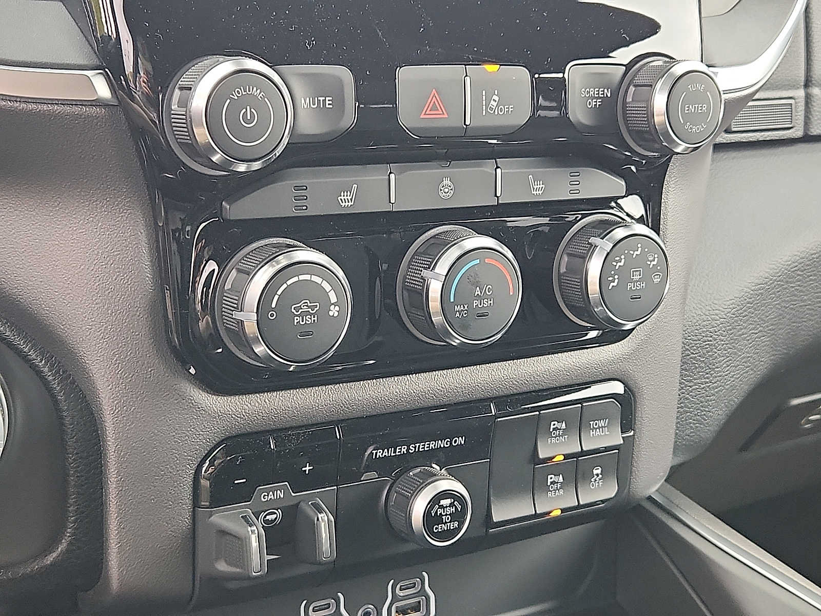 New 2026 RAM 1500 Big Horn AWD/4WD image 15