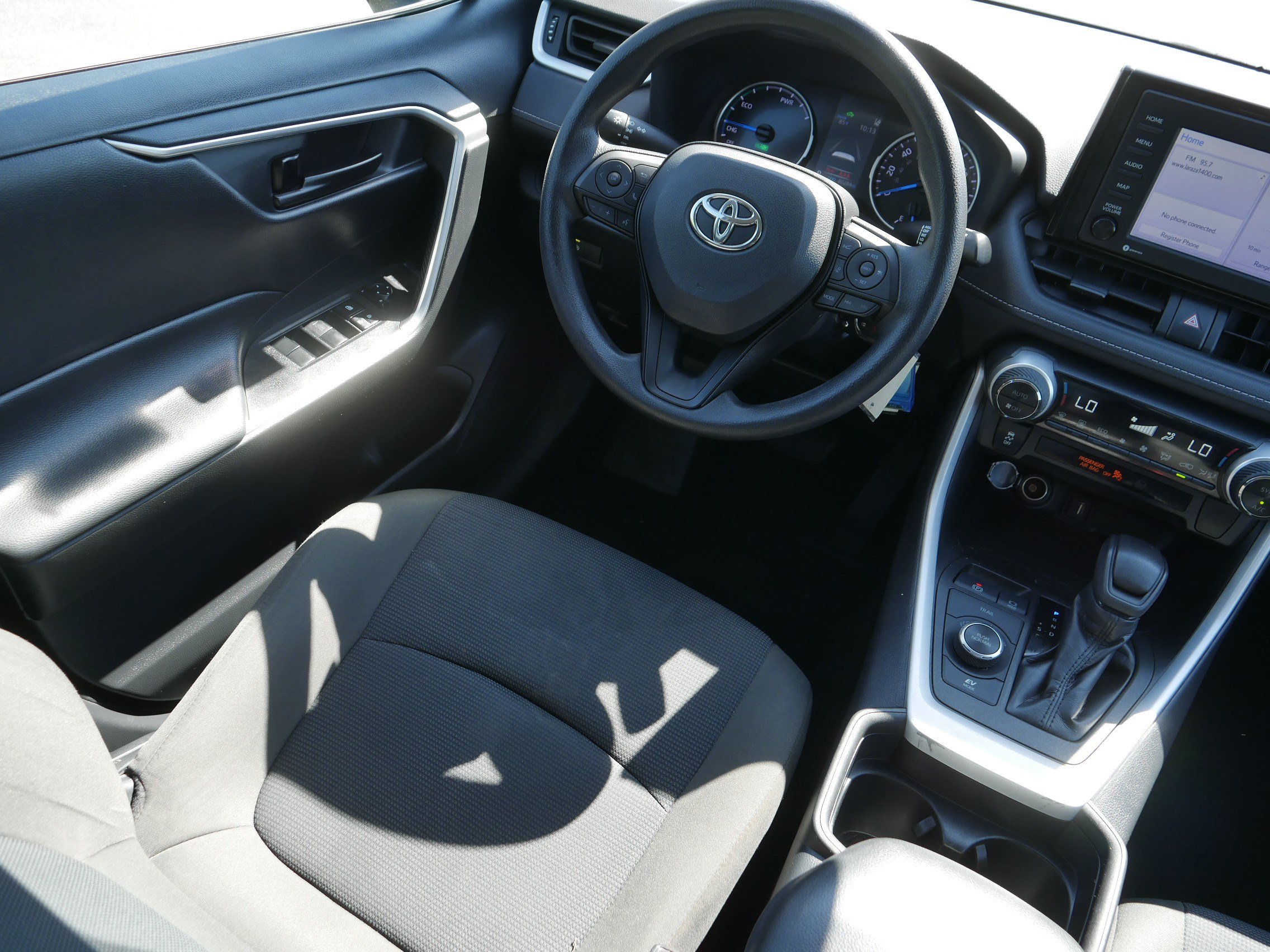 Used 2021 Toyota RAV4 LE AWD/4WD image 9