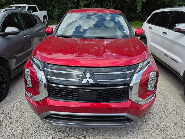 Used 2025 Mitsubishi Outlander SE AWD/4WD image 2