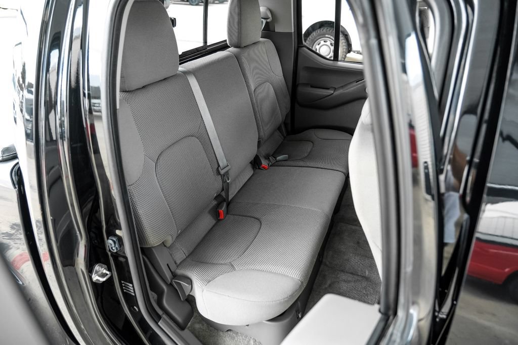 Used 2018 Nissan Frontier SV RWD image 33