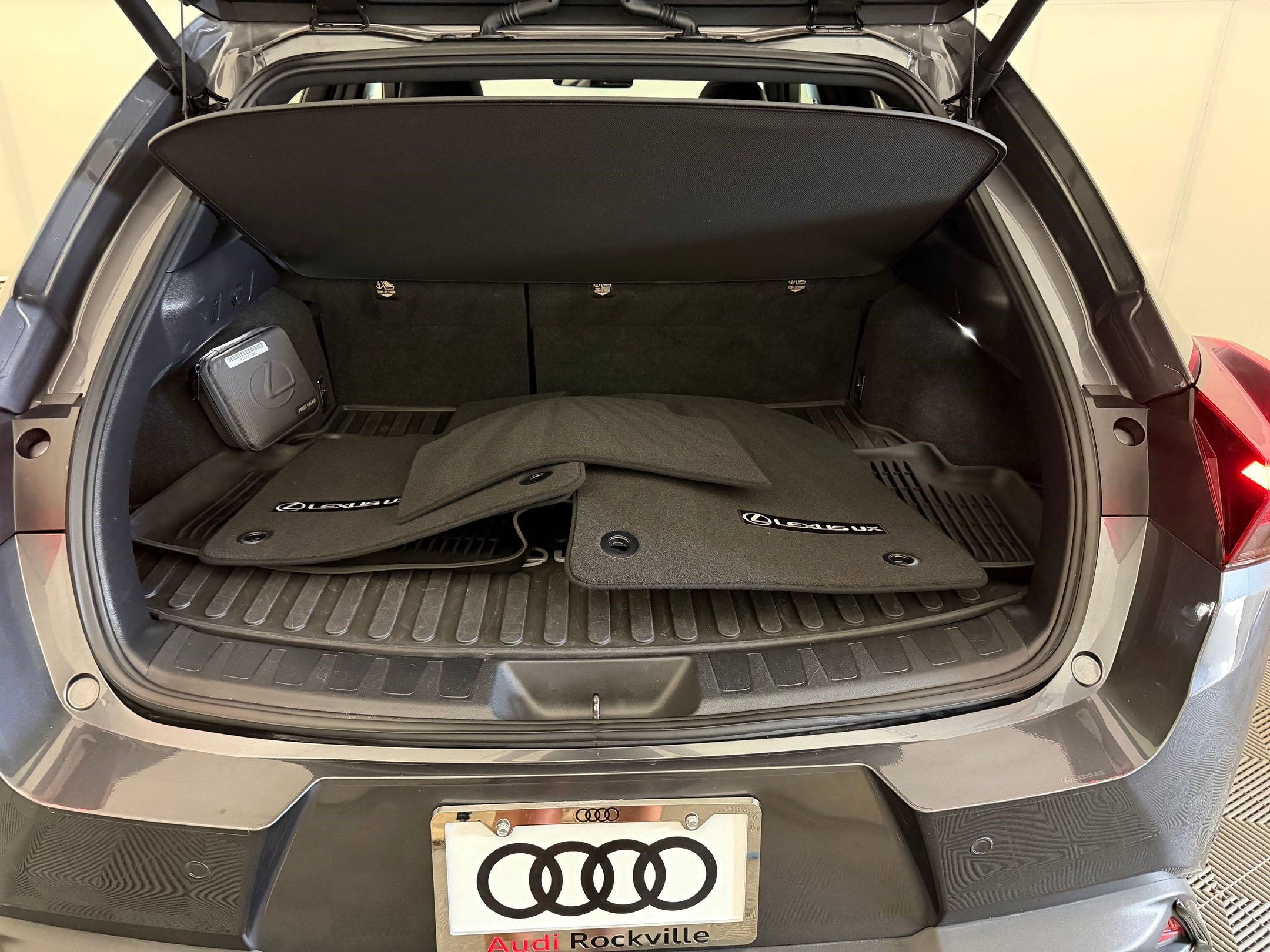 Used 2023 Lexus UX 250h F Sport w/ Accessory Package (Z2) image 28