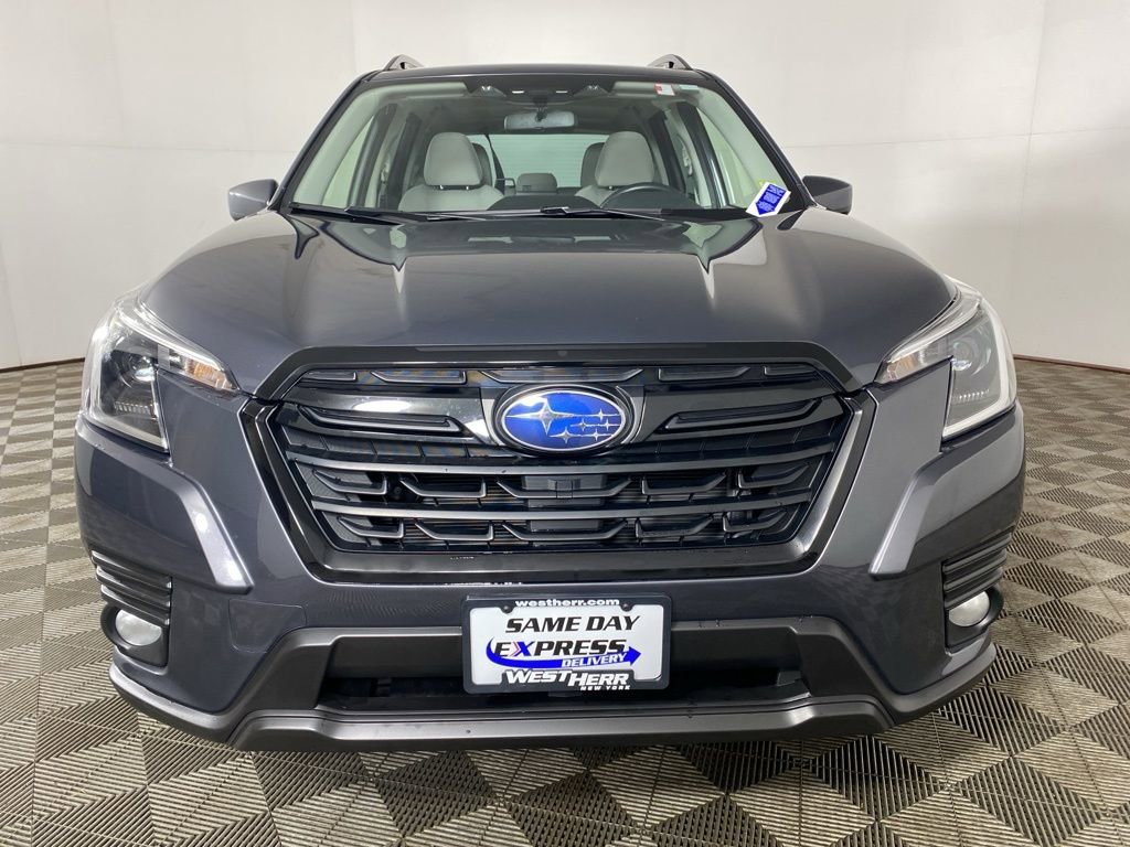 Used 2023 Subaru Forester Premium image 11