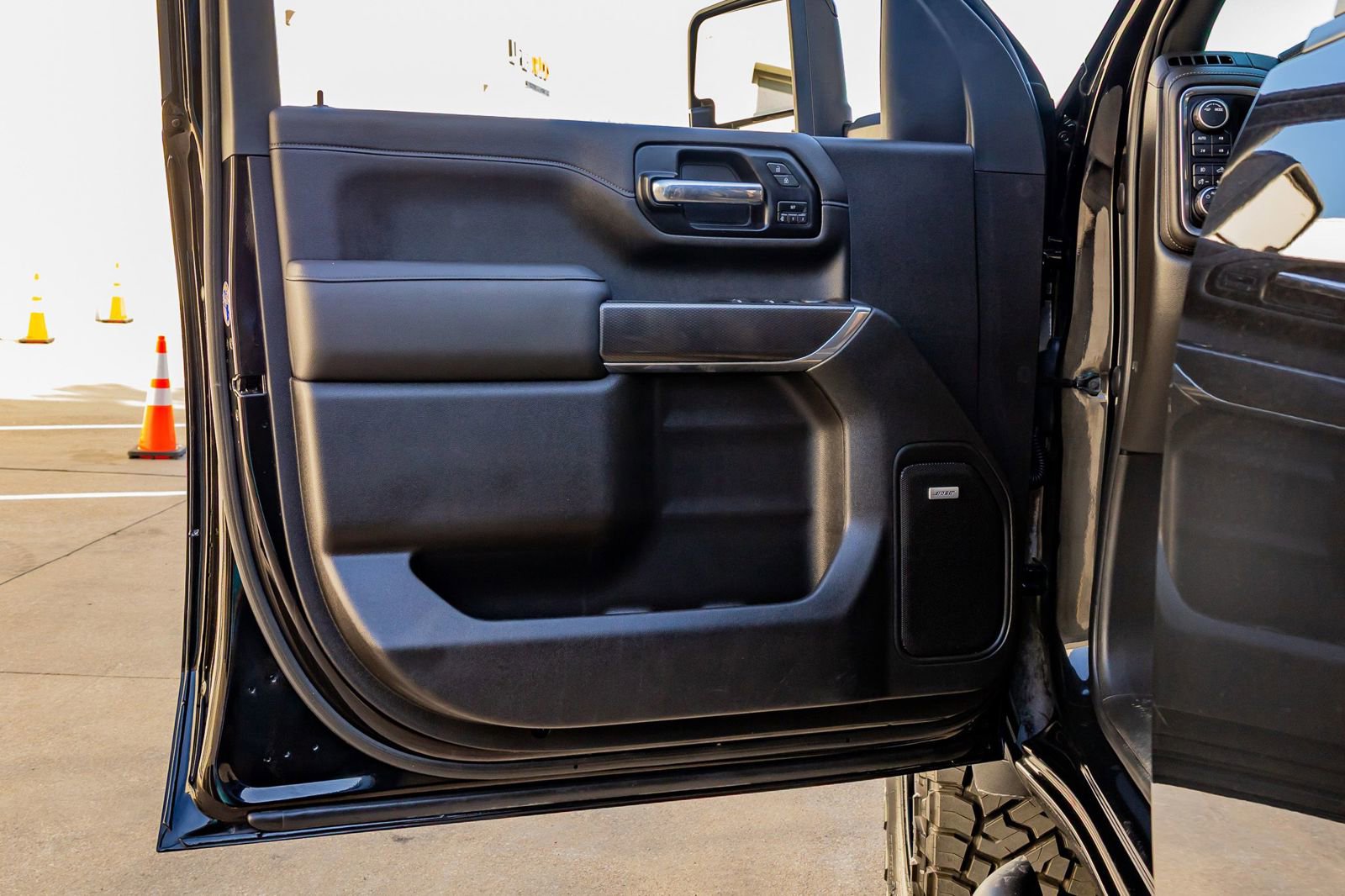 Used 2022 Chevrolet Silverado 2500 LTZ w/ Carhartt Edition AWD/4WD image 34