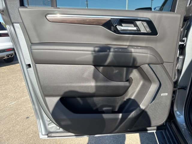 New 2026 Chevrolet Suburban LT w/ Comfort Package image 17